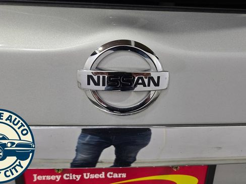 Used 2017 Nissan Pathfinder Platinum w/ Cargo Package AWD/4WD image 34