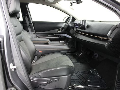 Used 2023 Nissan Ariya FWD image 14