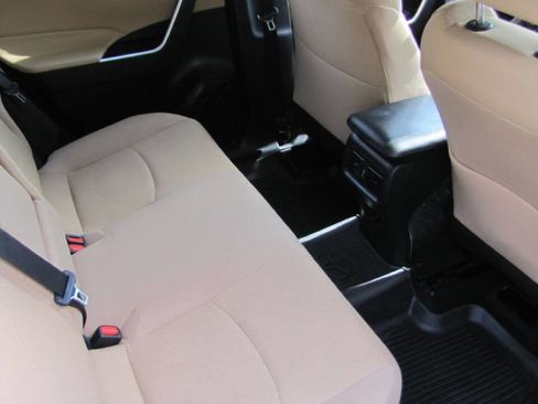 Used 2024 Toyota RAV4 LE image 29