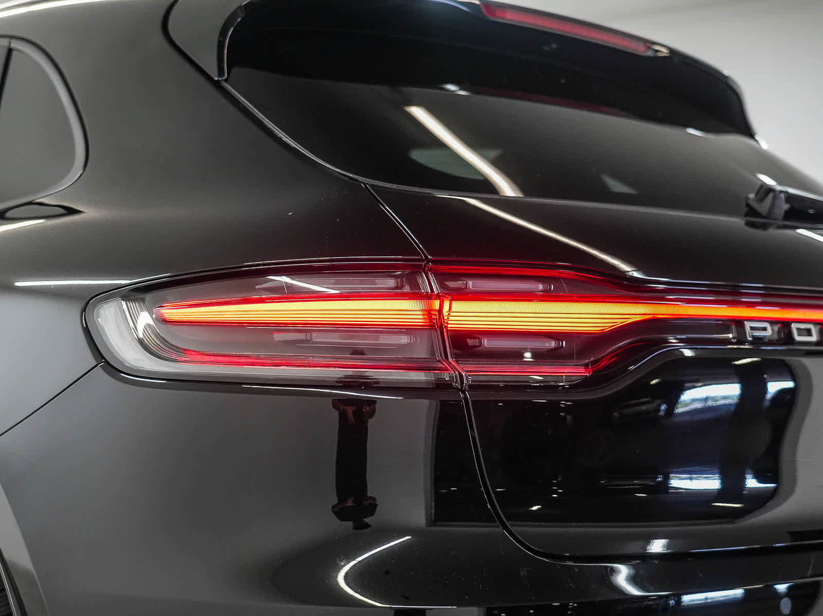 Certified 2026 Porsche Macan AWD/4WD image 12