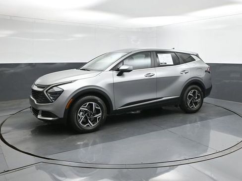 Used 2025 Kia Sportage LX FWD image 34
