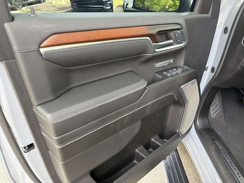 Used 2024 GMC Sierra 1500 Denali AWD/4WD image 16