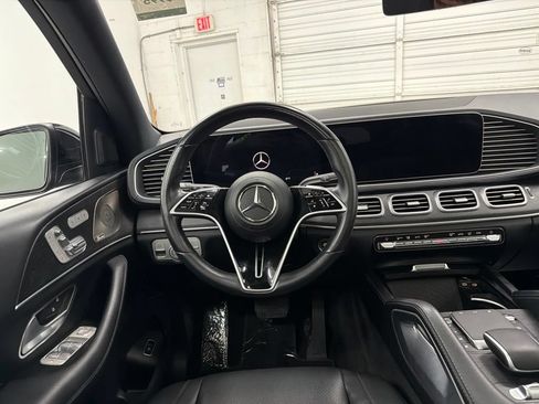 Used 2024 Mercedes-Benz GLS 450 4MATIC image 24
