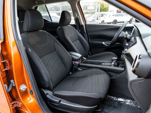 Used 2021 Nissan Kicks SV image 32