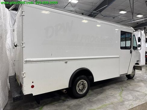 Used 2014 Ford E-350 and Econoline 350 Super Duty w/ A/C Prep Package image 8