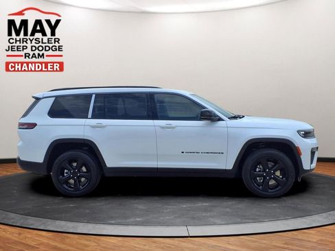 New 2026 Jeep Grand Cherokee L Limited w/ Limited Altitude Package image 16