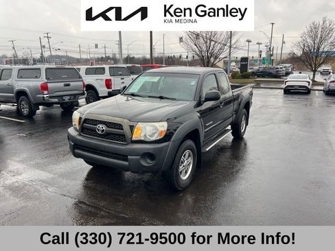 Used 2011 Toyota Tacoma PreRunner image 2