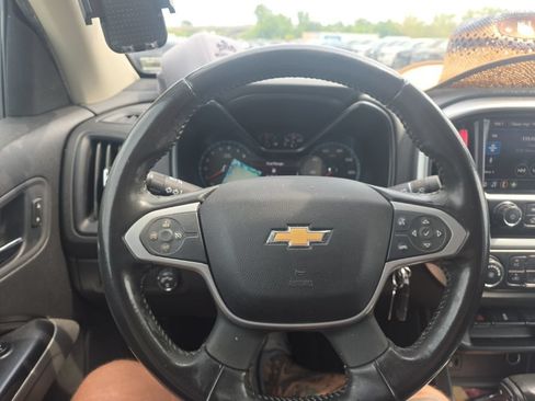 Used 2019 Chevrolet Colorado LT w/ LT Convenience Package AWD/4WD image 11