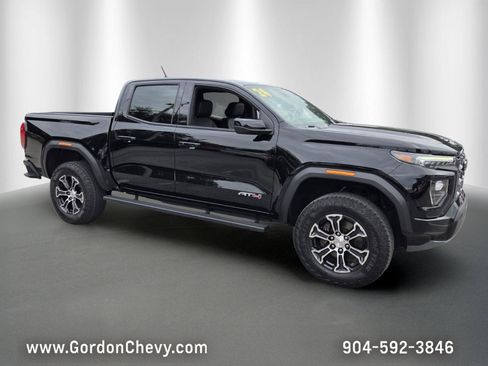 Used 2024 GMC Canyon AT4 AWD/4WD image 8