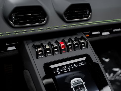 Used 2024 Lamborghini Huracan EVO AWD/4WD image 46