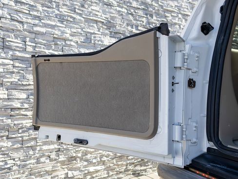 Used 2005 Ford Excursion Eddie Bauer image 30