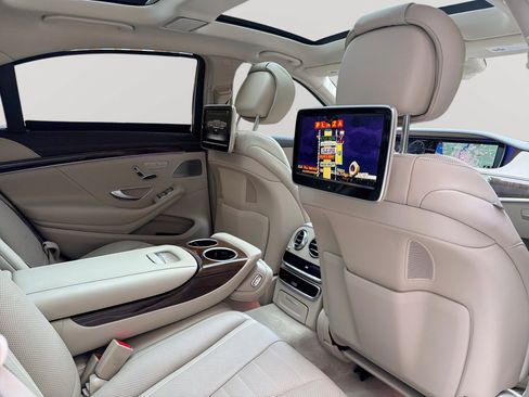 Used 2017 Mercedes-Benz S 550 4MATIC Sedan w/ Premium Package image 29