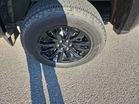 Used 2022 GMC Canyon Elevation w/ Elevation Premium Package image 14