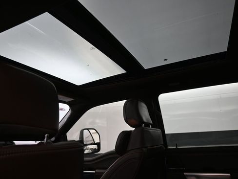 Used 2025 Ford F450 King Ranch w/ FX4 Off-Road Package image 23