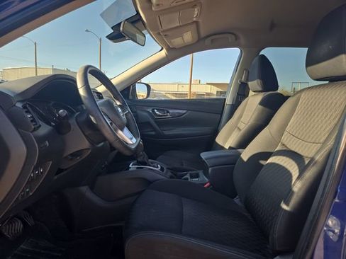 Used 2020 Nissan Rogue SV image 20