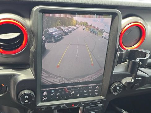 Used 2023 Jeep Wrangler Unlimited Sport AWD/4WD image 13