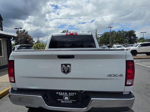 Used 2018 RAM 2500 Tradesman w/ Chrome Appearance Group AWD/4WD image 9