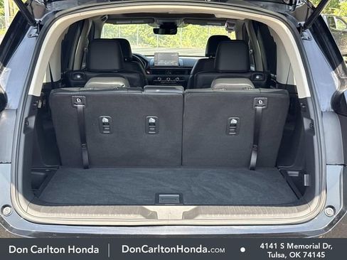 Used 2025 Honda Pilot Touring image 8