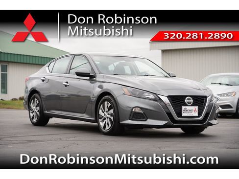 Used 2022 Nissan Altima 2.5 S image 1