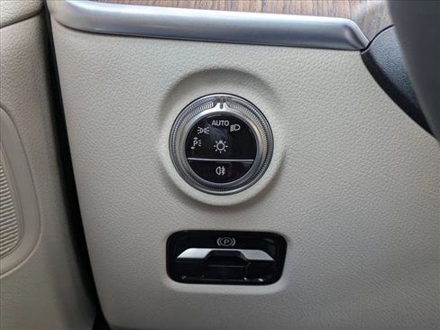 Certified 2025 Mercedes-Benz C 300 Sedan image 10