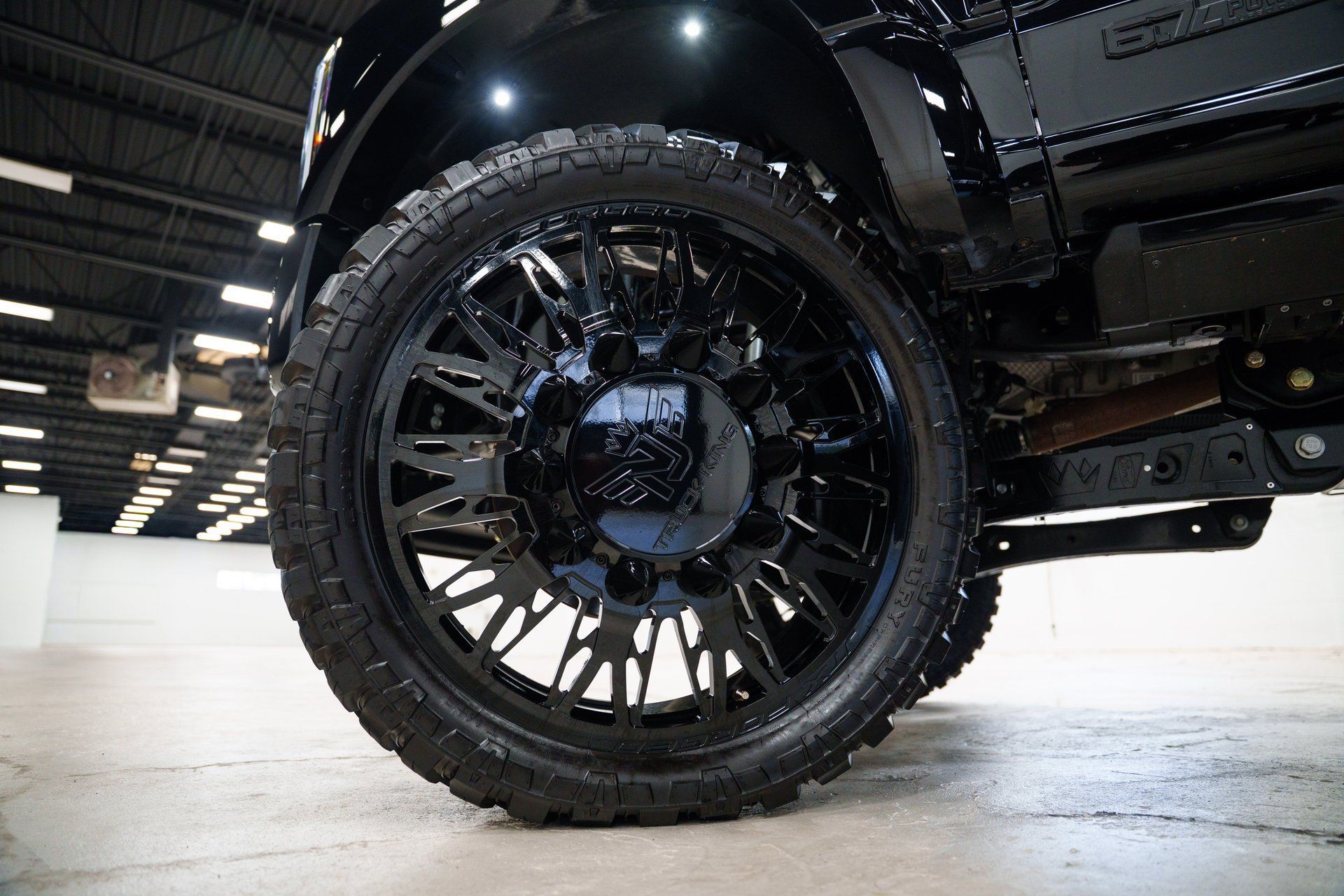 Used 2025 Ford F450 Platinum AWD/4WD image 7