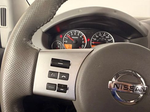 Used 2015 Nissan Frontier SL AWD/4WD image 30