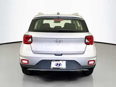 New 2026 Hyundai Venue SEL FWD image 6