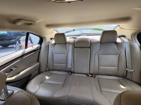 Used 2013 Ford Taurus Limited FWD image 19
