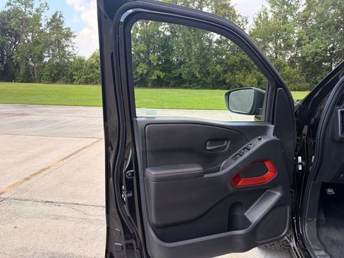 Used 2026 Nissan Frontier PRO-4X AWD/4WD image 8
