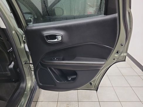 Used 2019 Jeep Compass Latitude image 17