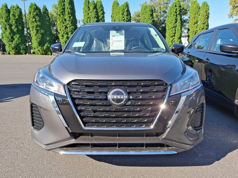 New 2025 Nissan Kicks Play S image 2