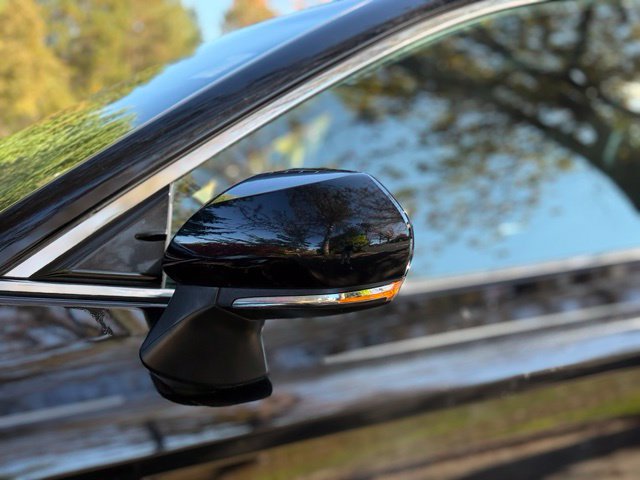 Used 2018 Toyota Camry XSE FWD image 40
