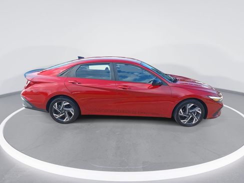 Certified 2025 Hyundai Elantra Sport FWD image 4