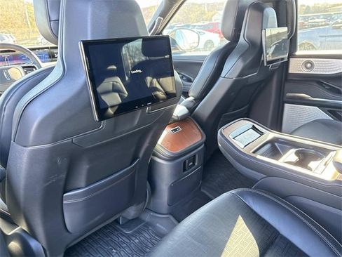 New 2025 Lincoln Navigator Black Label image 17