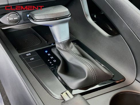 Used 2025 Hyundai Elantra Sport FWD image 23