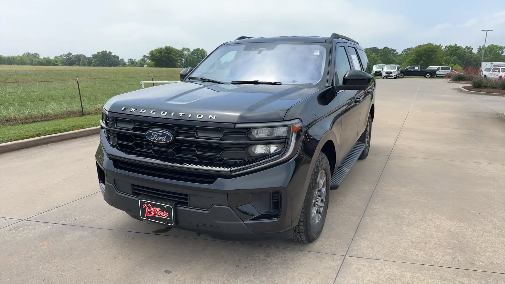 Used 2025 Ford Expedition Active AWD/4WD image 4