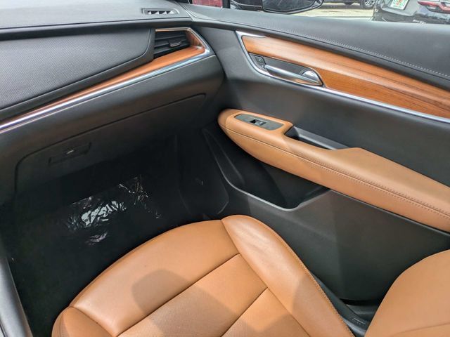 Used 2021 Cadillac XT5 Premium Luxury FWD image 13