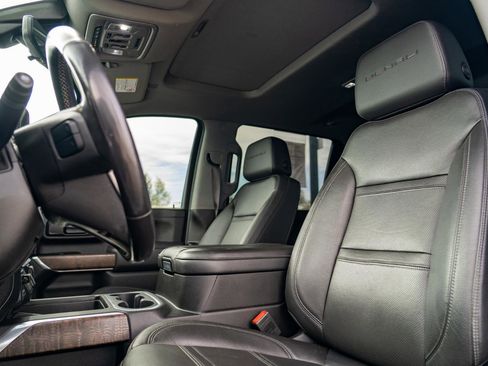 Used 2021 GMC Sierra 2500 Denali w/ Denali Ultimate Package AWD/4WD image 17