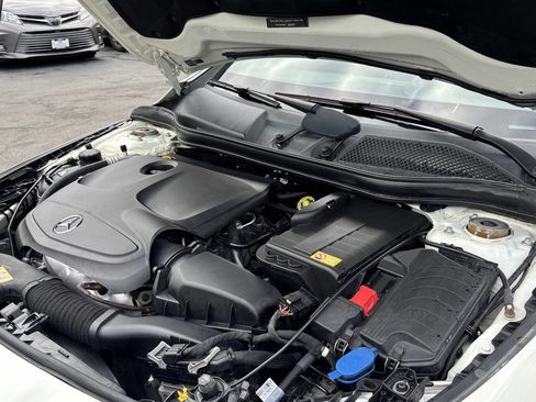 Used 2014 Mercedes-Benz CLA 250 4MATIC image 29