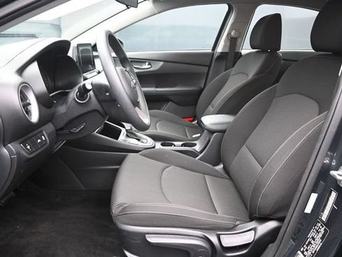 Used 2020 Kia Forte Sedan FWD image 12