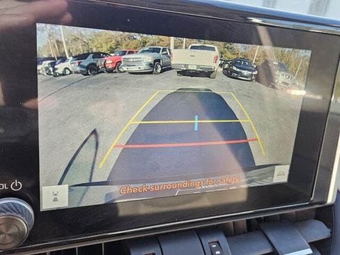 Used 2023 Toyota RAV4 XLE Premium image 24