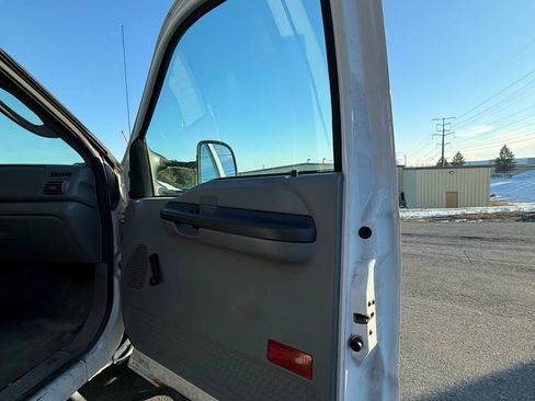 Used 2005 Ford F450 4x4 Regular Cab Super Duty image 32