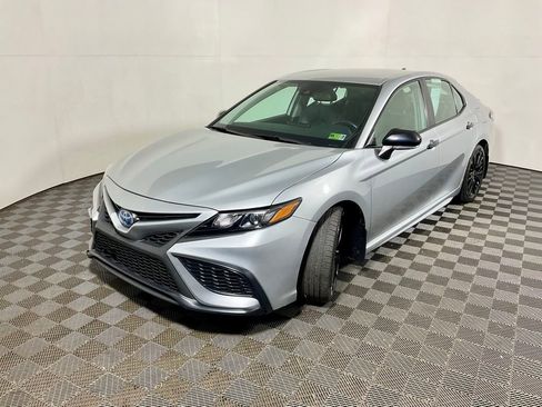 Used 2022 Toyota Camry SE image 10