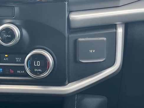 Used 2024 Ford Expedition Max XLT image 31