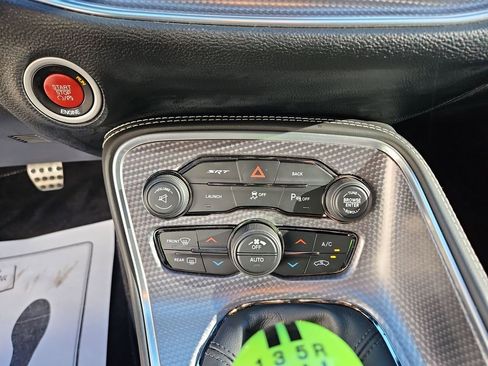 Used 2015 Dodge Challenger SRT Hellcat RWD image 19