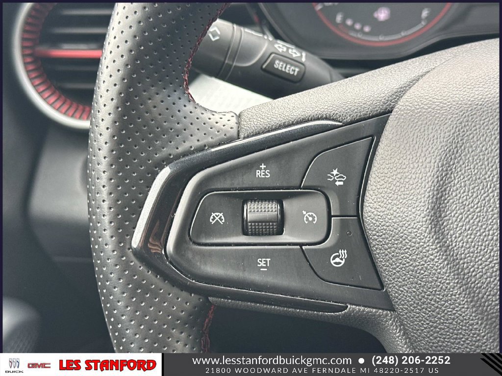 Used 2024 Chevrolet Trax RS FWD image 23