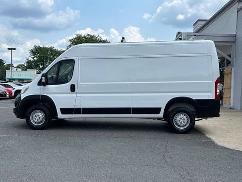 Used 2025 RAM ProMaster 2500 w/ Convenience Group FWD image 4