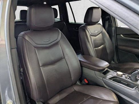 Used 2020 Cadillac XT6 Premium Luxury image 21