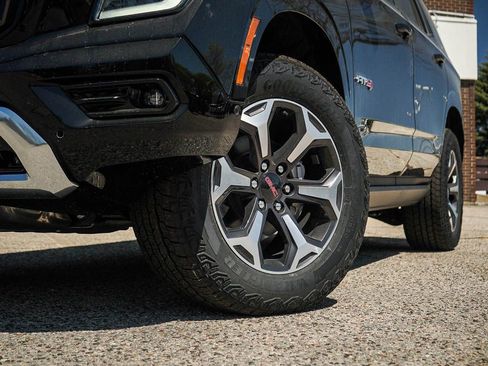 New 2026 GMC Yukon AT4 Ultimate w/ LPO, Floor Liner Package AWD/4WD image 6