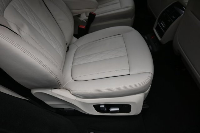 Used 2021 BMW X7 xDrive40i w/ M Sport Package AWD/4WD image 30